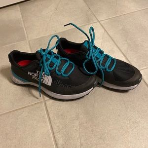 NWT north face tennis shoes